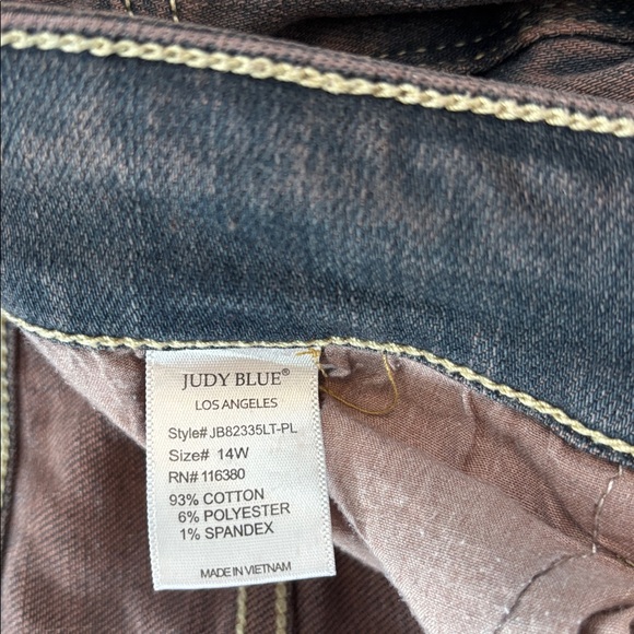 Judy Blue Boyfriend Fit Women’s Plus Size 14W High Rise Jeans JB82335LT-PL - Picture 8 of 9